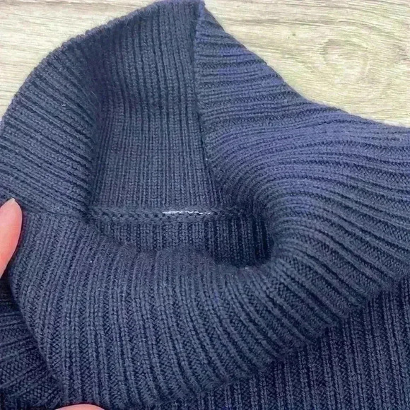 Lululemon Dark Purple Turtleneck Sweater Size M - Picture 7 of 11